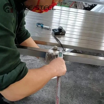 Rozsdamentes acél négyzet alakú cső 316